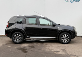 Подержанный автомобиль Nissan Terrano 2016 года (4 фото)