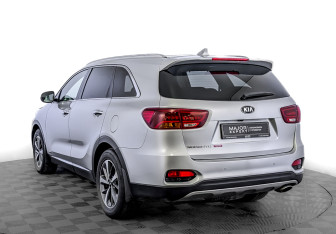 Подержанный автомобиль Kia Sorento 2018 года (7 фото)