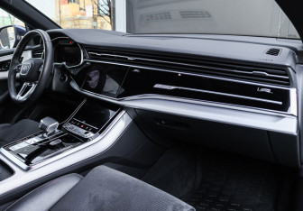 Подержанный автомобиль Audi Q8 2021 года (7 фото)