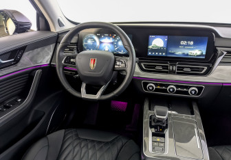 Подержанный автомобиль Hongqi HS5 2024 года (29 фото)