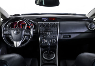 Подержанный автомобиль Mazda CX-7 2011 года (12 фото)