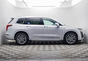 Подержанный автомобиль Cadillac XT6 2021 года (6 фото)