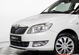 Подержанный автомобиль Skoda Fabia Hatchback 2010 года (21 фото)