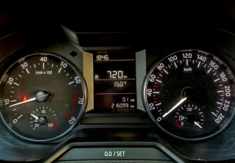 Подержанный автомобиль Skoda Octavia Liftback 2014 года (15 фото)