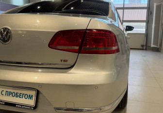Подержанный автомобиль Volkswagen Passat Sedan 2013 года (8 фото)