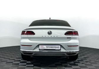 Подержанный автомобиль Volkswagen Arteon 2020 года (6 фото)