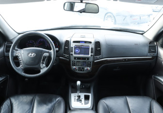 Подержанный автомобиль Hyundai Santa Fe 2011 года (12 фото)