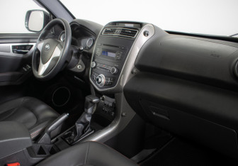 Подержанный автомобиль Lifan X60 2017 года (9 фото)