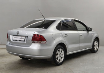 Подержанный автомобиль Volkswagen Polo Sedan 2012 года (5 фото)