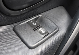 Подержанный автомобиль Renault Logan Sedan 2016 года (15 фото)