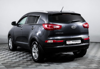 Подержанный автомобиль Kia Sportage 2011 года (7 фото)