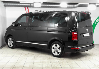 Подержанный автомобиль Volkswagen Multivan 2016 года (6 фото)