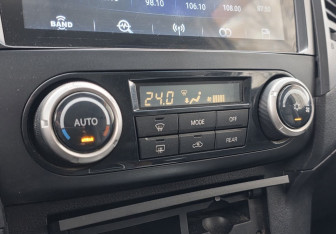 Подержанный автомобиль Mitsubishi Pajero 2008 года (15 фото)