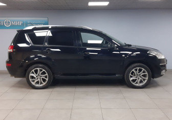 Подержанный автомобиль Citroen C-Crosser 2011 года (4 фото)