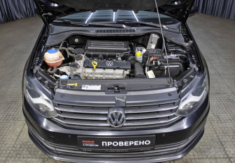 Подержанный автомобиль Volkswagen Polo Sedan 2015 года (9 фото)