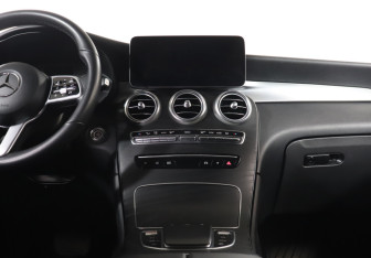 Подержанный автомобиль Mercedes-Benz GLC Coupe 2021 года (14 фото)