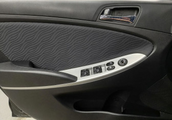 Подержанный автомобиль Hyundai Solaris Sedan 2011 года (14 фото)