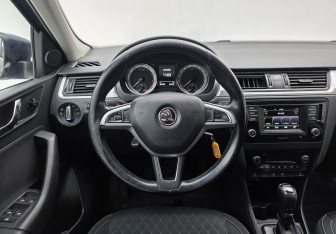 Подержанный автомобиль Skoda Rapid Liftback 2016 года (12 фото)