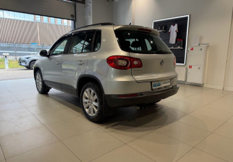 Подержанный автомобиль Volkswagen Tiguan 2010 года (6 фото)