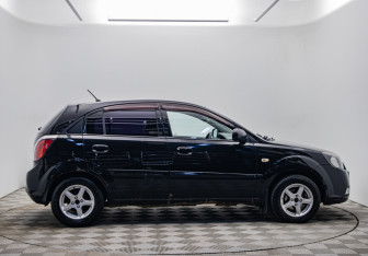 Подержанный автомобиль Kia Rio Hatchback 2010 года (4 фото)