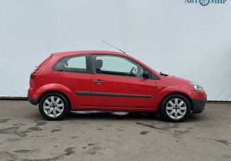 Подержанный автомобиль Ford Fiesta Hatchback 2006 года (4 фото)