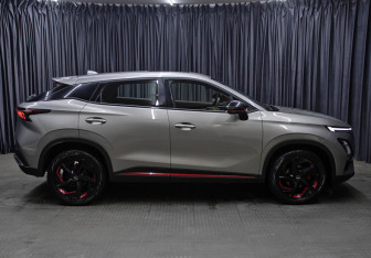 Подержанный автомобиль Omoda C5 2022 года (4 фото)