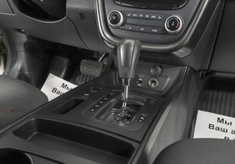 Подержанный автомобиль FAW Besturn X80 2017 года (14 фото)