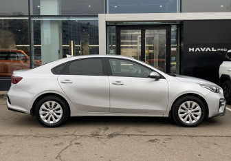 Подержанный автомобиль Kia Cerato Sedan 2021 года (4 фото)