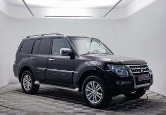 Подержанный автомобиль Mitsubishi Pajero 2017 года (3 фото)