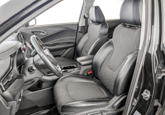 Подержанный автомобиль Москвич 3 2023 года (20 фото)