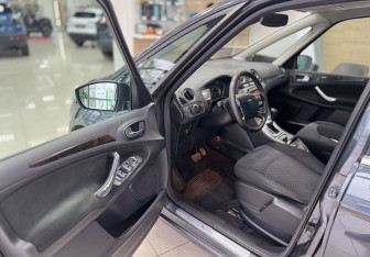 Подержанный автомобиль Ford Galaxy 2008 года (9 фото)