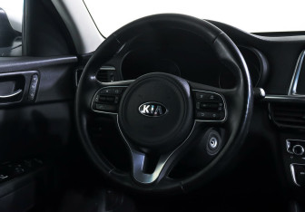 Подержанный автомобиль Kia Optima Sedan 2016 года (12 фото)