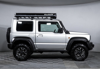 Подержанный автомобиль Suzuki Jimny 2020 года (4 фото)