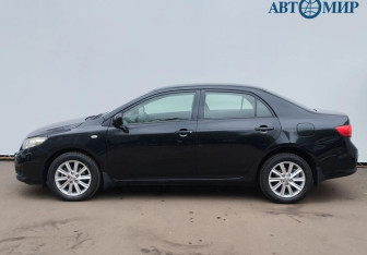 Подержанный автомобиль Toyota Corolla Sedan 2007 года (8 фото)