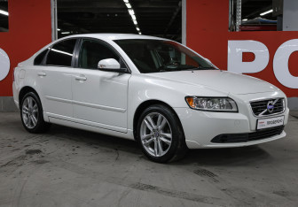 Подержанный автомобиль Volvo S40 2011 года (2 фото)