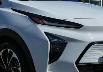 Подержанный автомобиль Chevrolet Bolt 2021 года (15 фото)