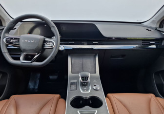 Подержанный автомобиль Omoda C5 2023 года (13 фото)