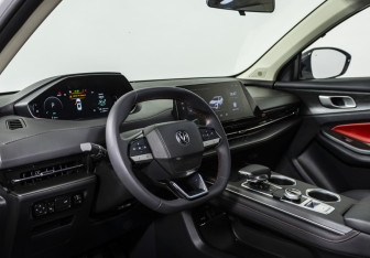 Подержанный автомобиль Changan UNI-S 2024 года (10 фото)