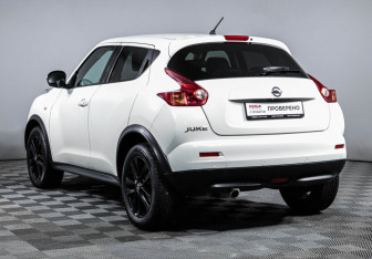 Подержанный автомобиль Nissan Juke 2011 года (7 фото)