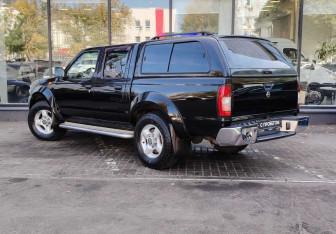 Подержанный автомобиль Nissan NP300 2010 года (6 фото)