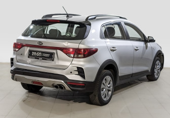 Подержанный автомобиль Kia Rio Hatchback 2021 года (5 фото)