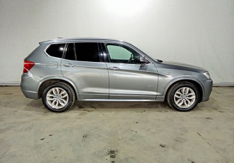 Подержанный автомобиль BMW X3 2013 года (8 фото)