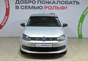 Подержанный автомобиль Volkswagen Polo Sedan 2014 года (2 фото)