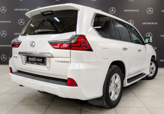 Подержанный автомобиль Lexus LX 2015 года (5 фото)