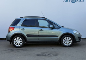 Подержанный автомобиль Suzuki SX4 Hatchback 2013 года (4 фото)