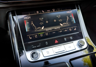 Подержанный автомобиль Audi Q7 2021 года (24 фото)
