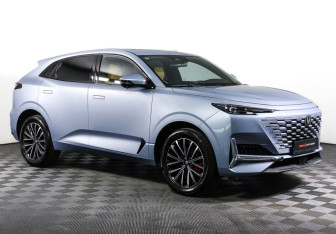 Подержанный автомобиль Changan UNI-K 2023 года (3 фото)