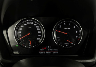 Подержанный автомобиль BMW X1 2021 года (13 фото)