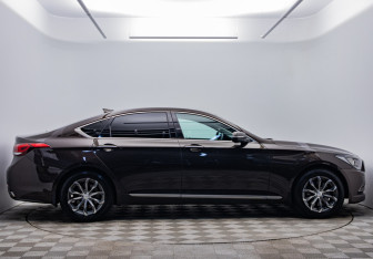 Подержанный автомобиль Hyundai Genesis 2014 года (4 фото)