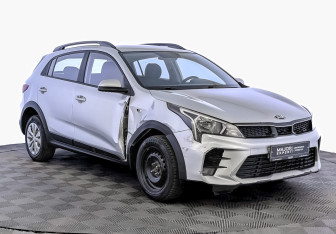 Подержанный автомобиль Kia Rio Hatchback 2021 года (3 фото)